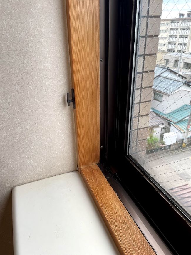 白木窓枠カビ 染み除去補修 福井市 トータルリペアobata